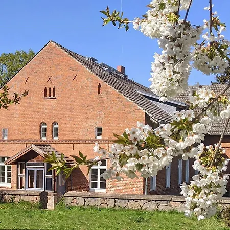 Country Bliss In Idyllic Holiday home Krochlendorf