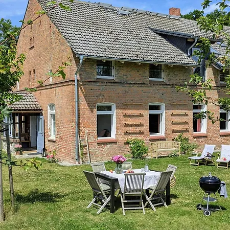 Country Bliss In Idyllic Holiday home Krochlendorf